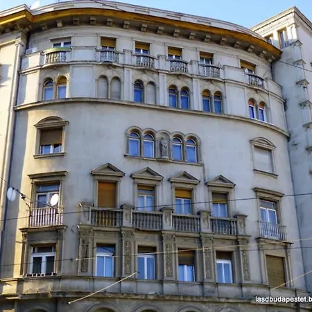 Central Buda Comfort Apartment *